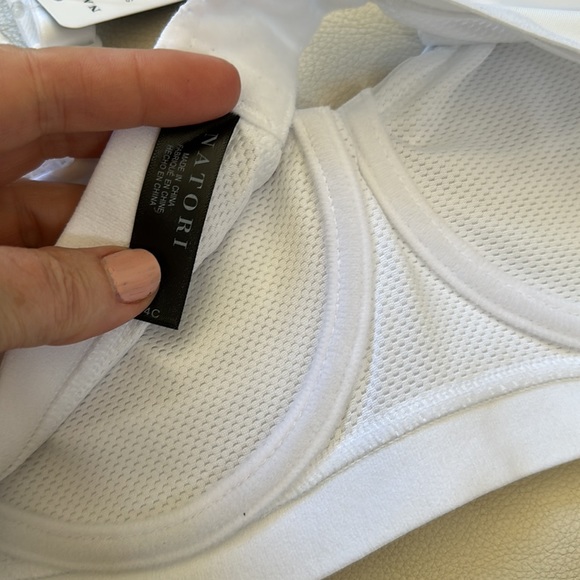 Natori white sports bra with underwire . Size 34C NWT - Picture 4 of 4